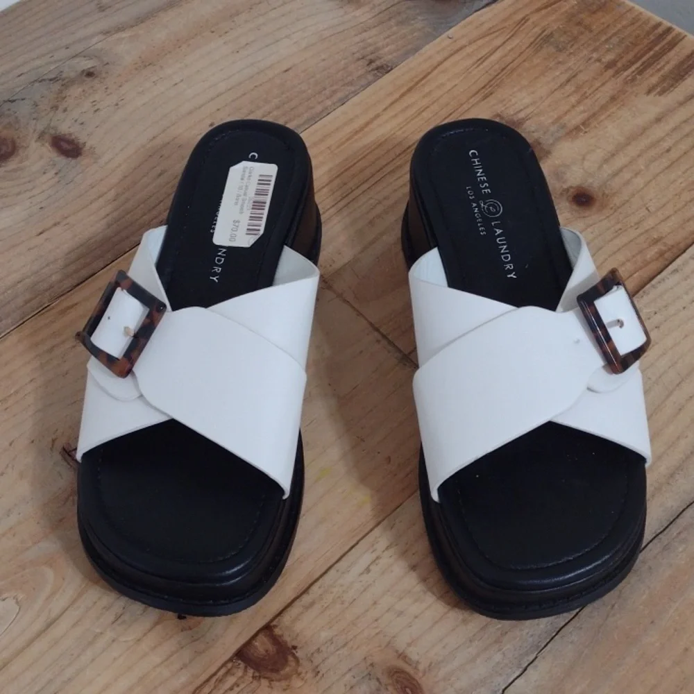 Chinese Laundry Clarke Casual Smooth Sandal in Bone Size 10 NWT